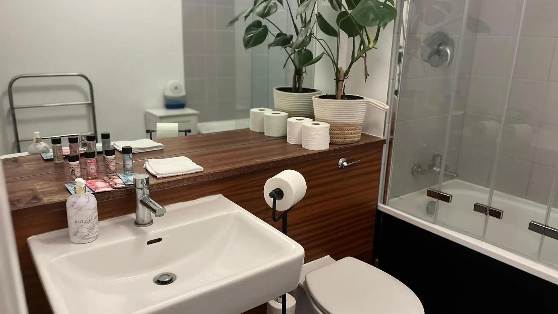Elegant Entire Home In Dublin'S Royal Canal- Peaceful & Central דירה